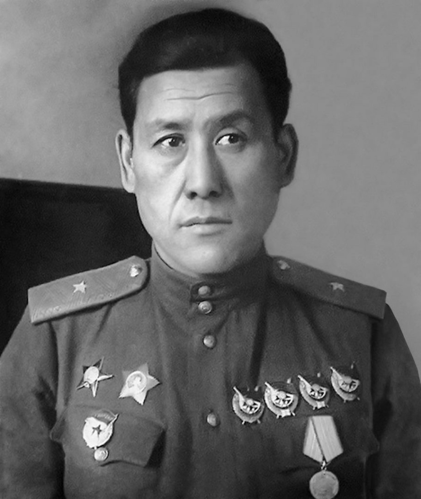1439px-Сабир_Умарович_Рахимов-864x1024.jpg