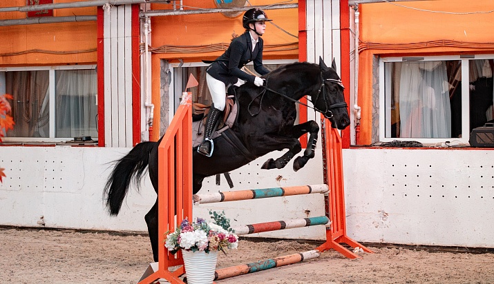 В Конаковских конюшнях прошли первые региональные этапы 10 сезона Кубка Победы